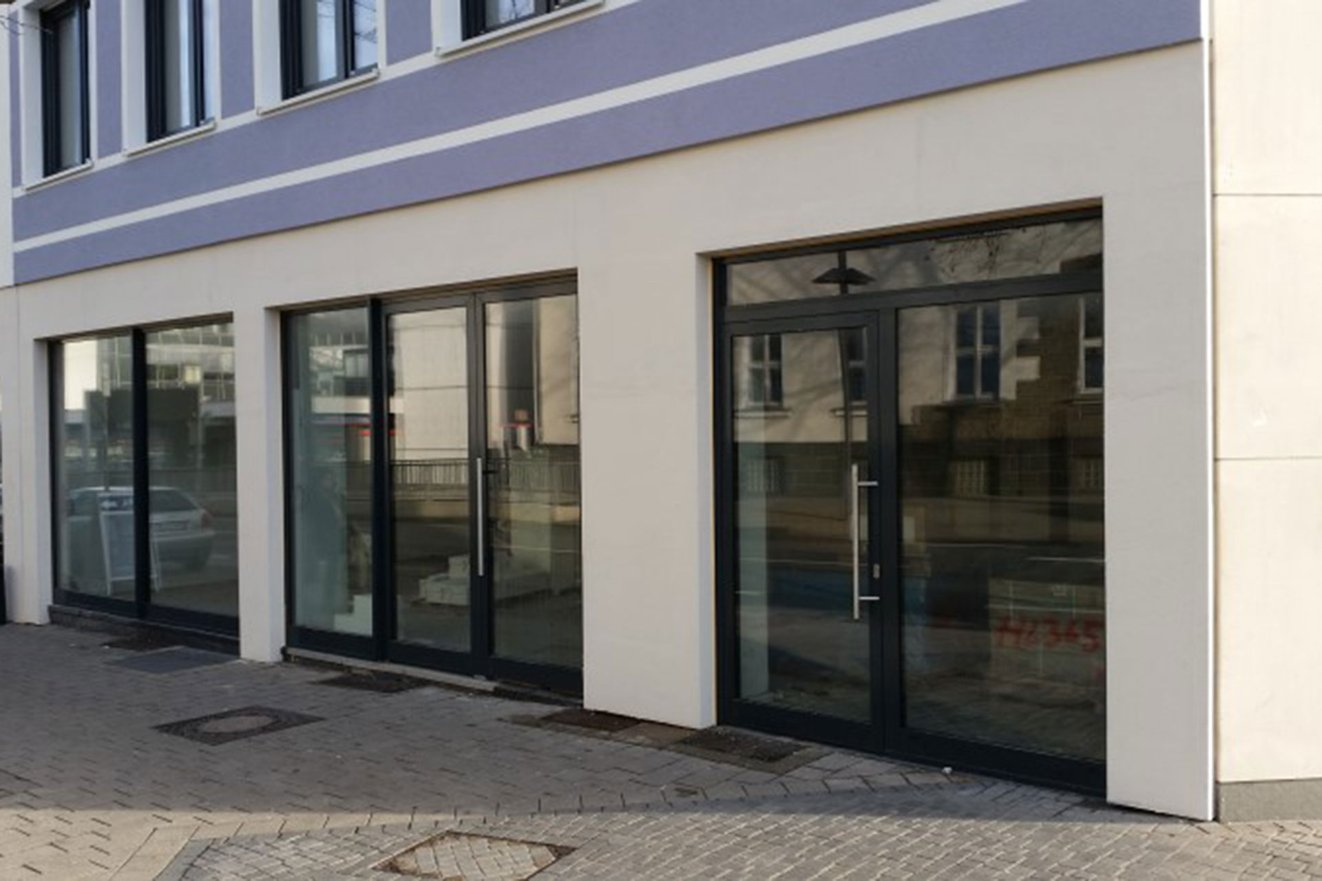 Fassade und Automatiktür – von Metallbau Maroldt aus Hamm