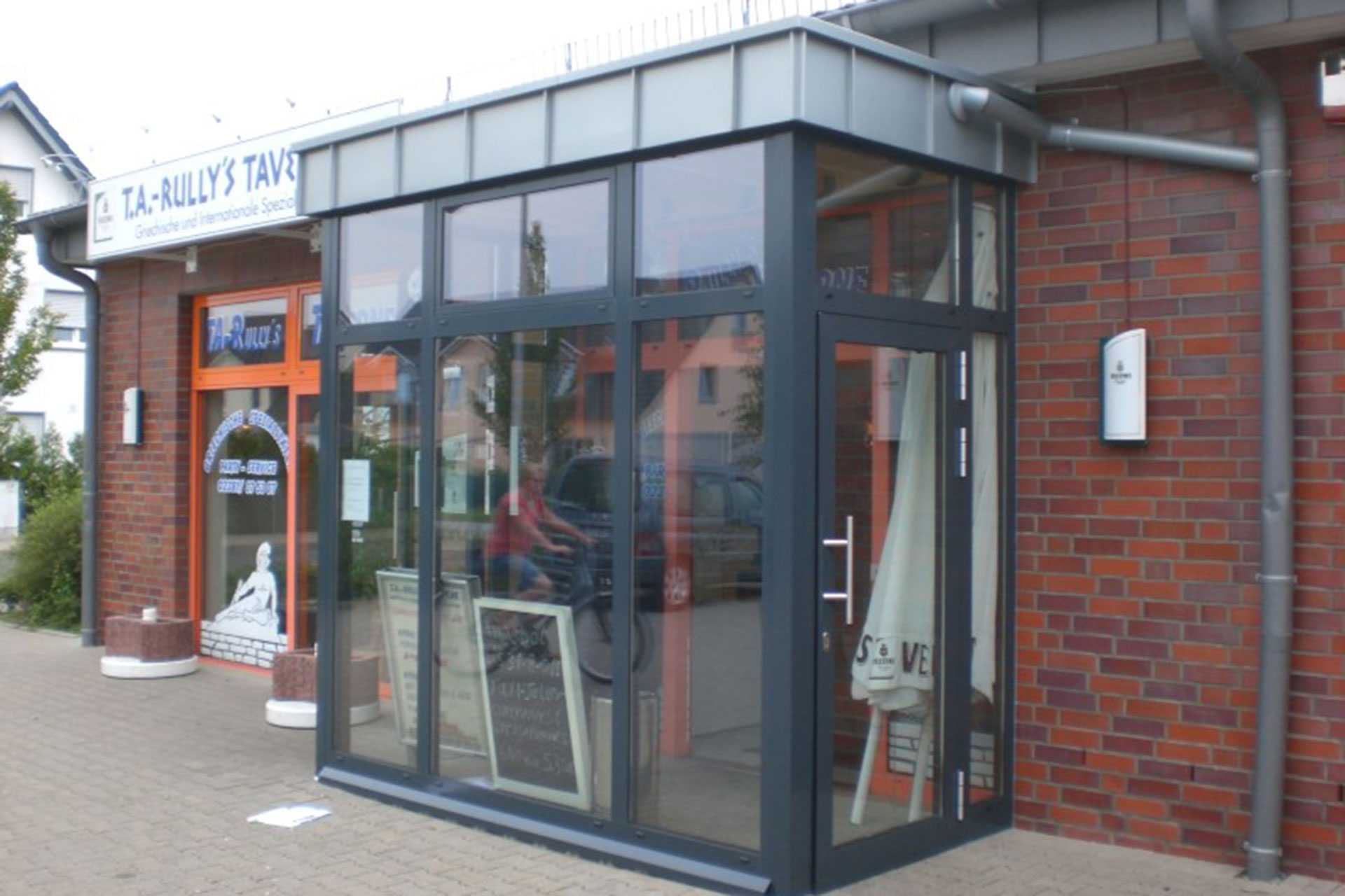 Eingangsbereich aus Glas – von Metallbau Maroldt aus Hamm